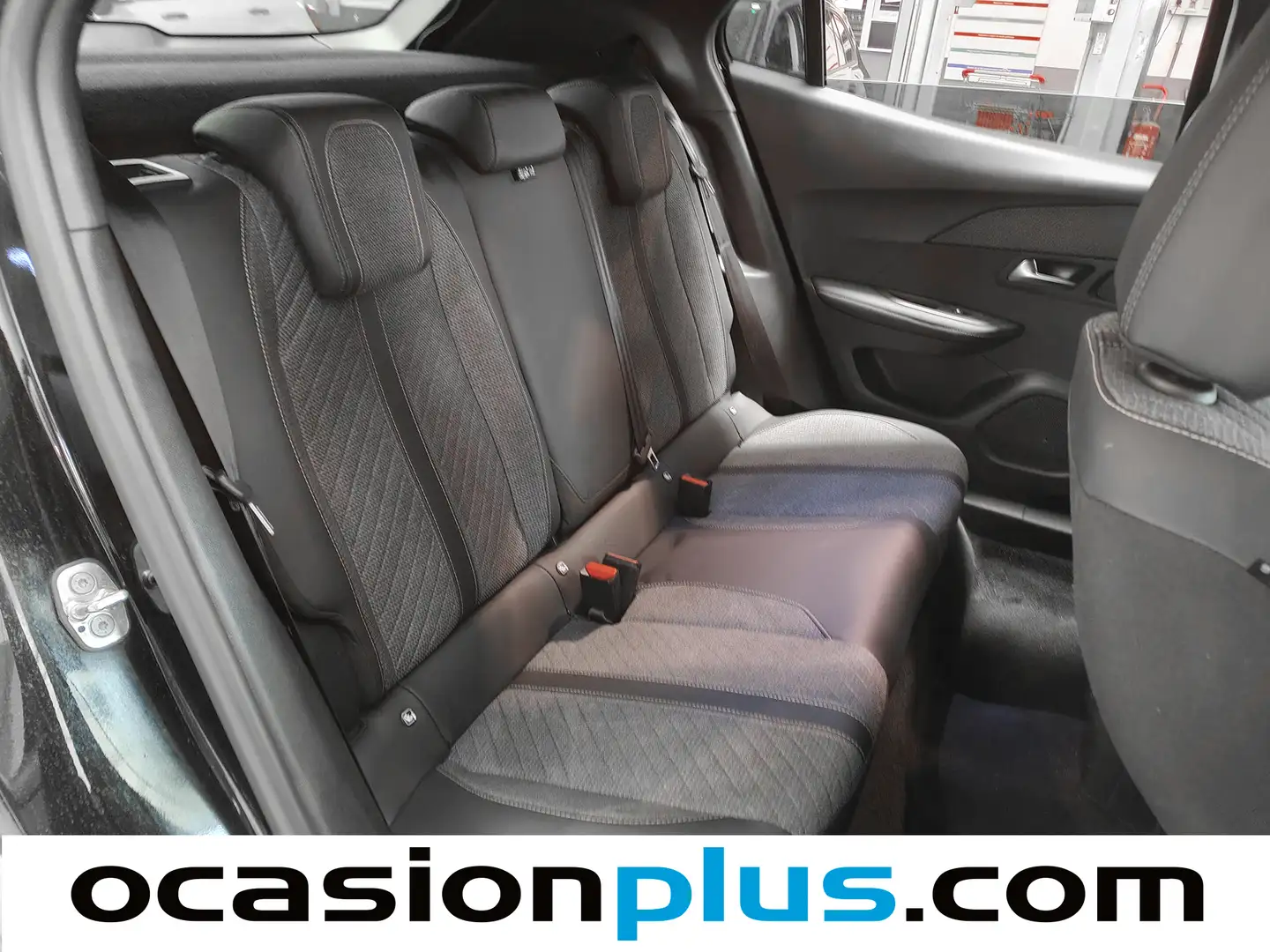 Foto Peugeot 2008 Peugeot 2008 Allure Hybrid eDCS6 (145 CV)