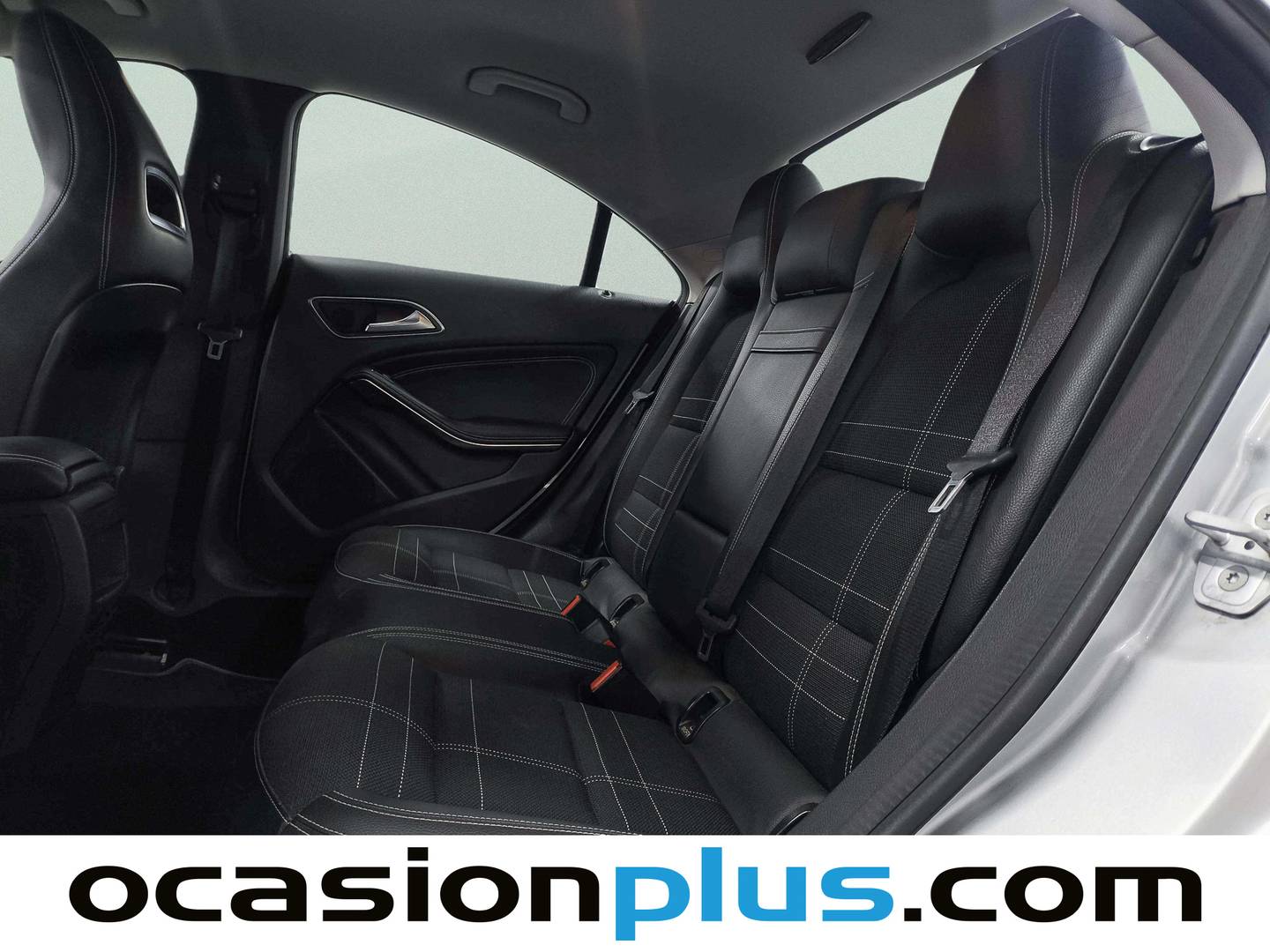 Foto asientos traseros Mercedes CLA Mercedes CLA 200 (156 CV)