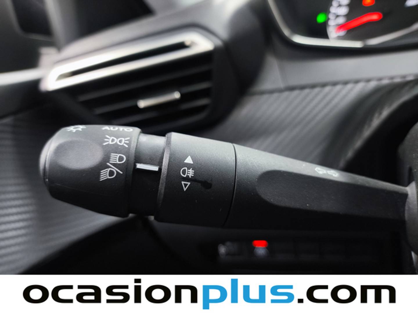 Acabados Peugeot 208 Peugeot 208 BlueHDi 100 Active (100 CV)
