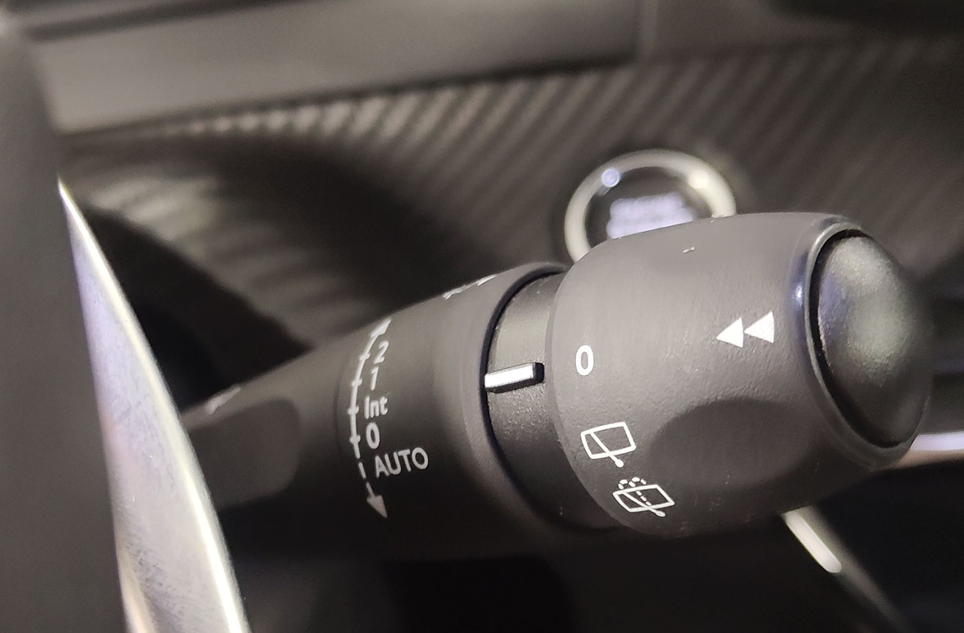 Peugeot 2008 Allure Hybrid eDCS6 - foto 27