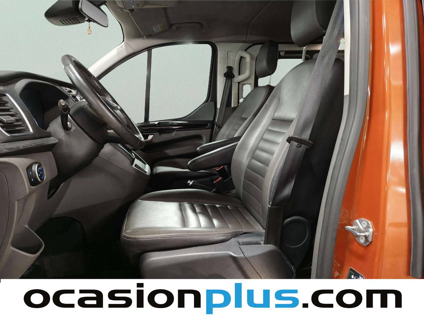 Foto asientos delanteros Ford Tourneo Custom Ford Tourneo Custom 2.0 TDCI L1 Titanium Auto (170 CV) 8 Plazas