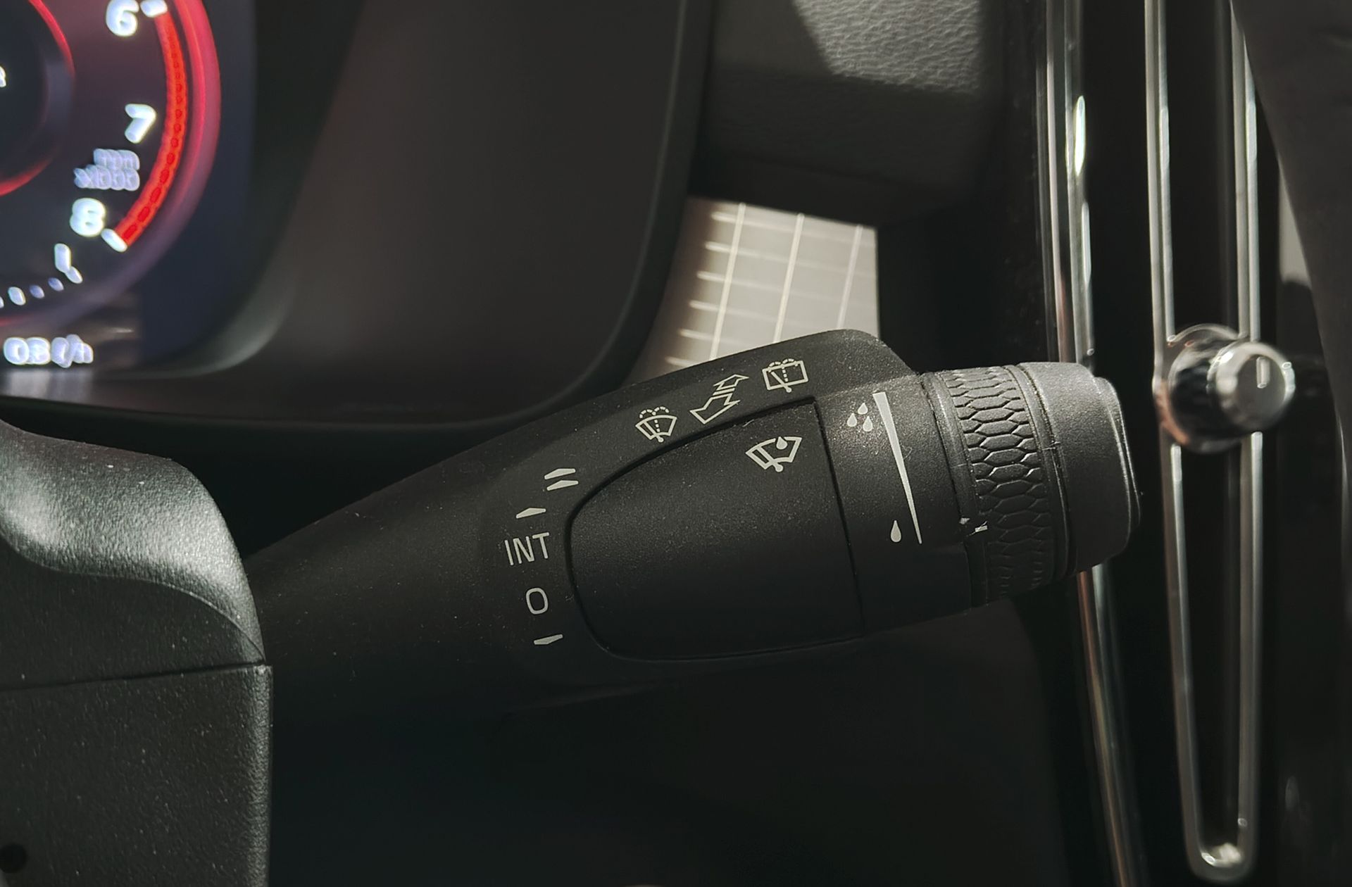 Volvo XC40 T3 Business Plus - foto 33