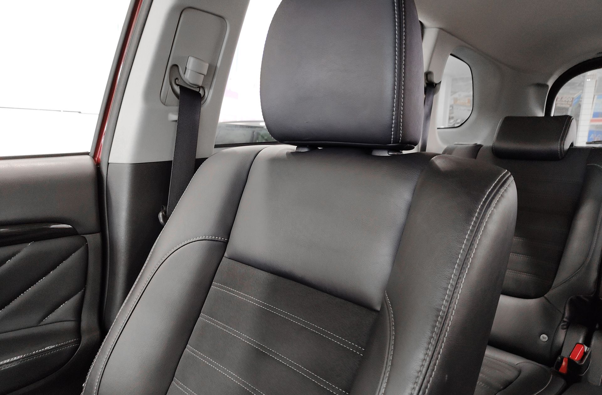 Mitsubishi Outlander 2.0 PHEV Kaiteki 4WD - foto 9