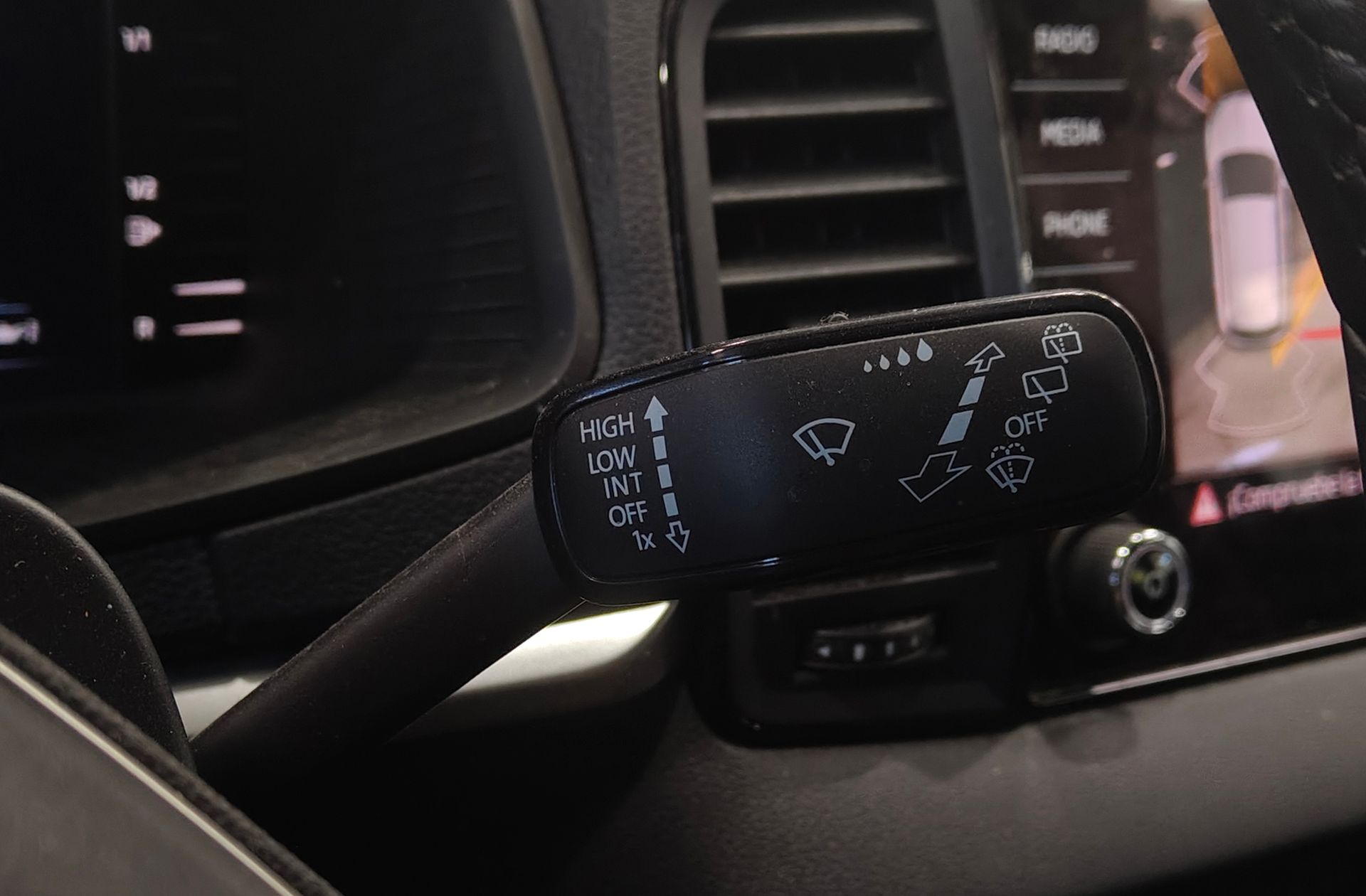 Škoda Karoq 1.0 TSI Selection - foto 27