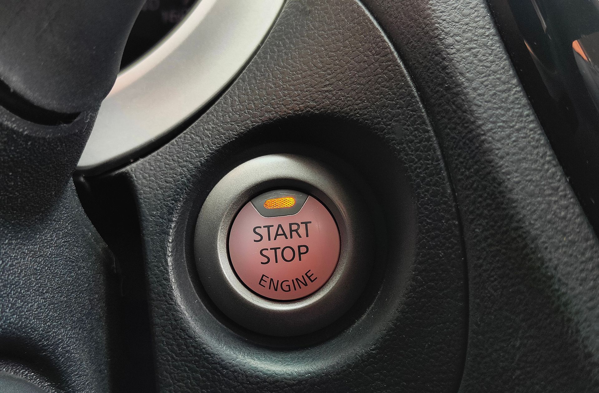 Nissan Juke 1.6 Acenta Connect 4x2 CVT - foto 27