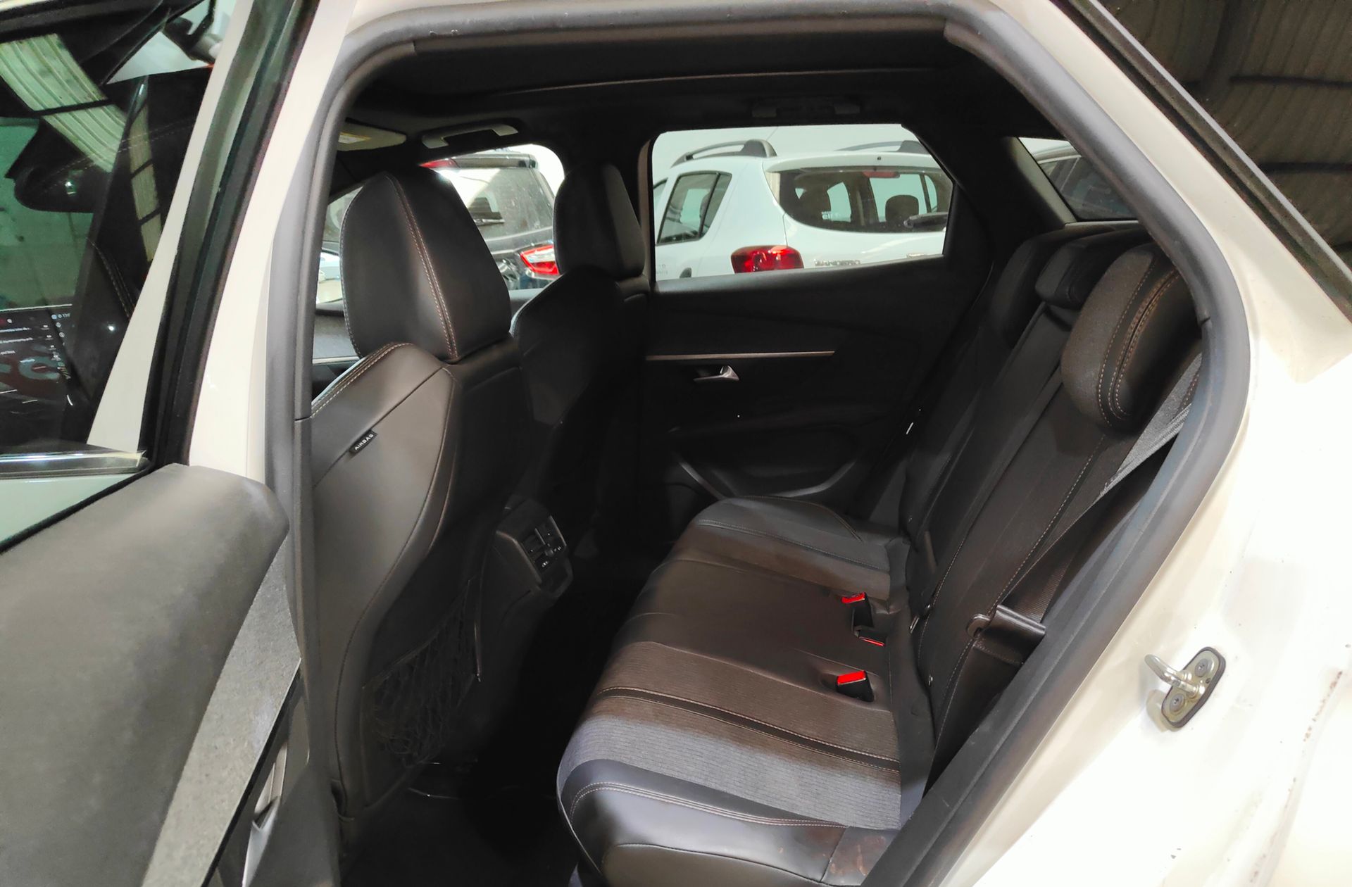 Peugeot 3008 THP 165 GT Line - foto 15