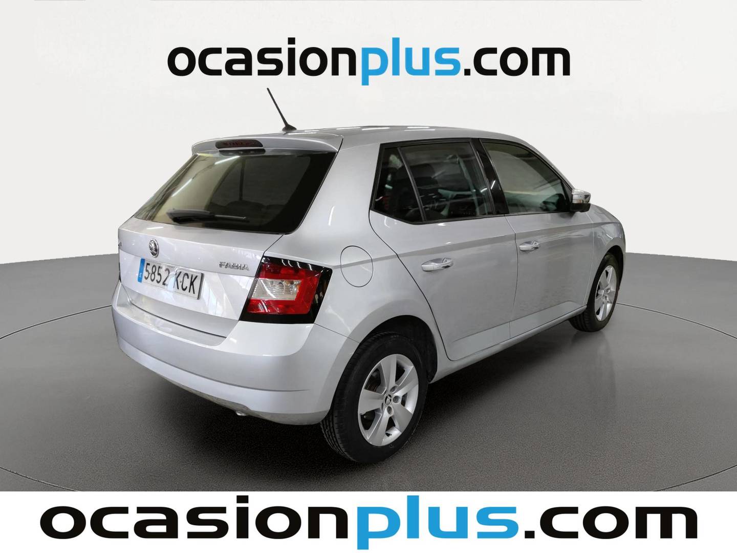 Foto trasera Skoda Fabia Skoda Fabia 1.0 TSI Like (95 CV) derecha
