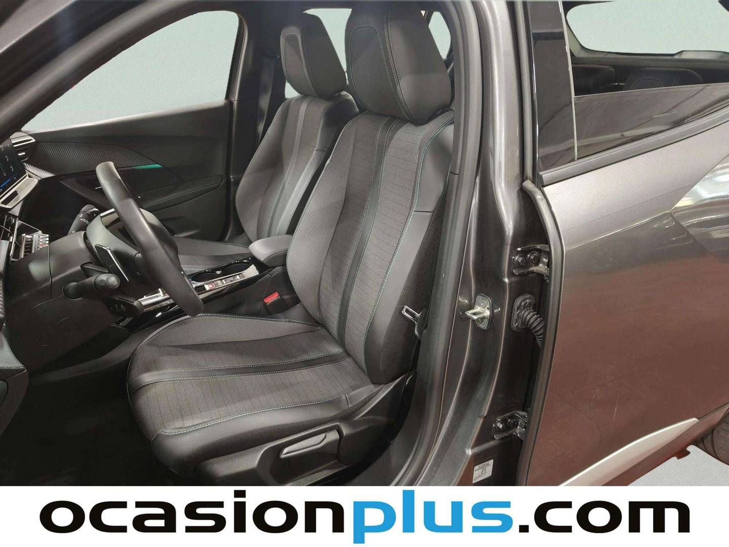 Foto asientos delanteros Peugeot 2008 Peugeot 2008 PureTech 130 S&S Allure Pack EAT8 (130 CV)