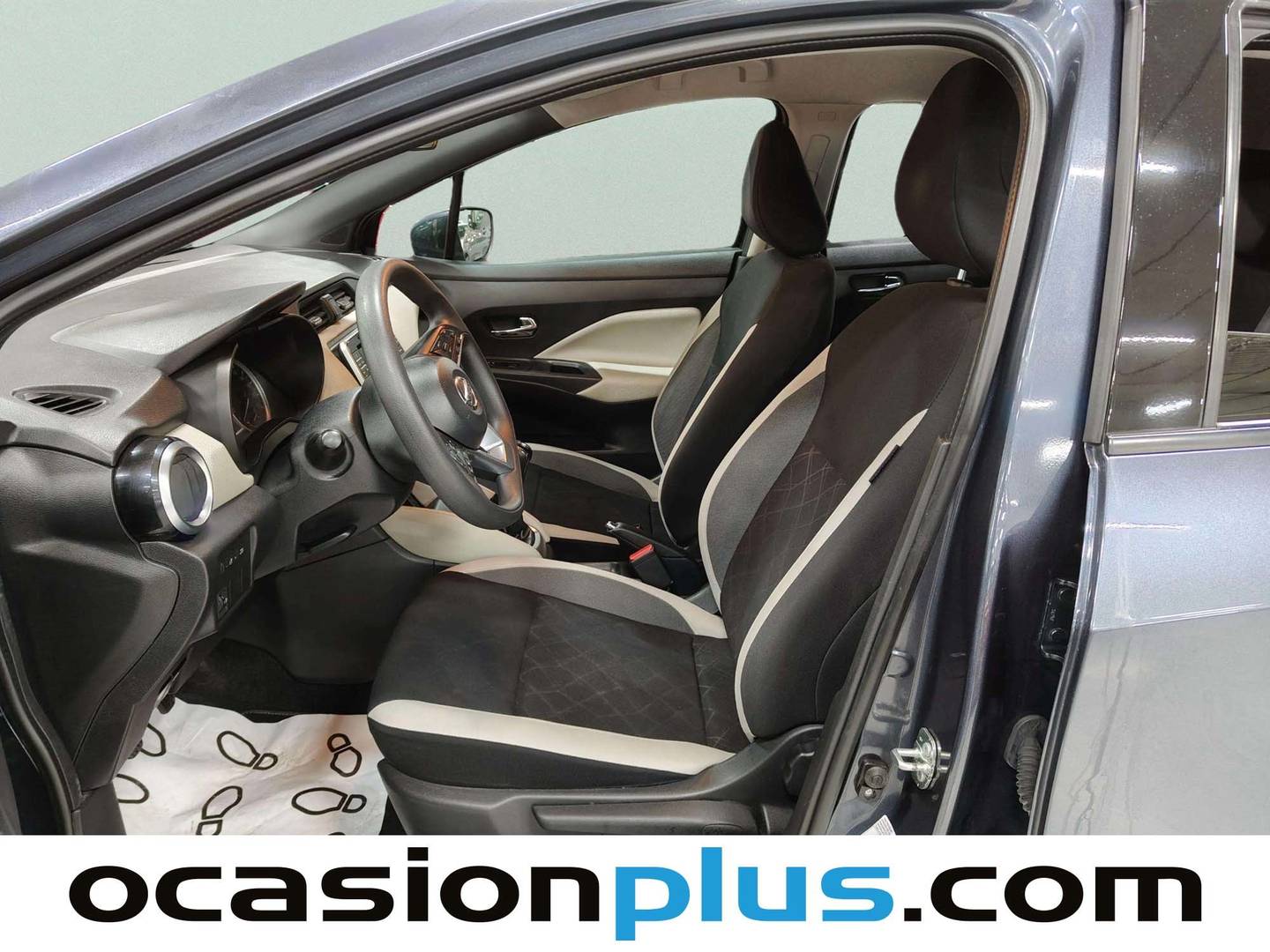 Foto asientos delanteros Nissan Micra Nissan Micra 1.0 G Acenta (71 CV)