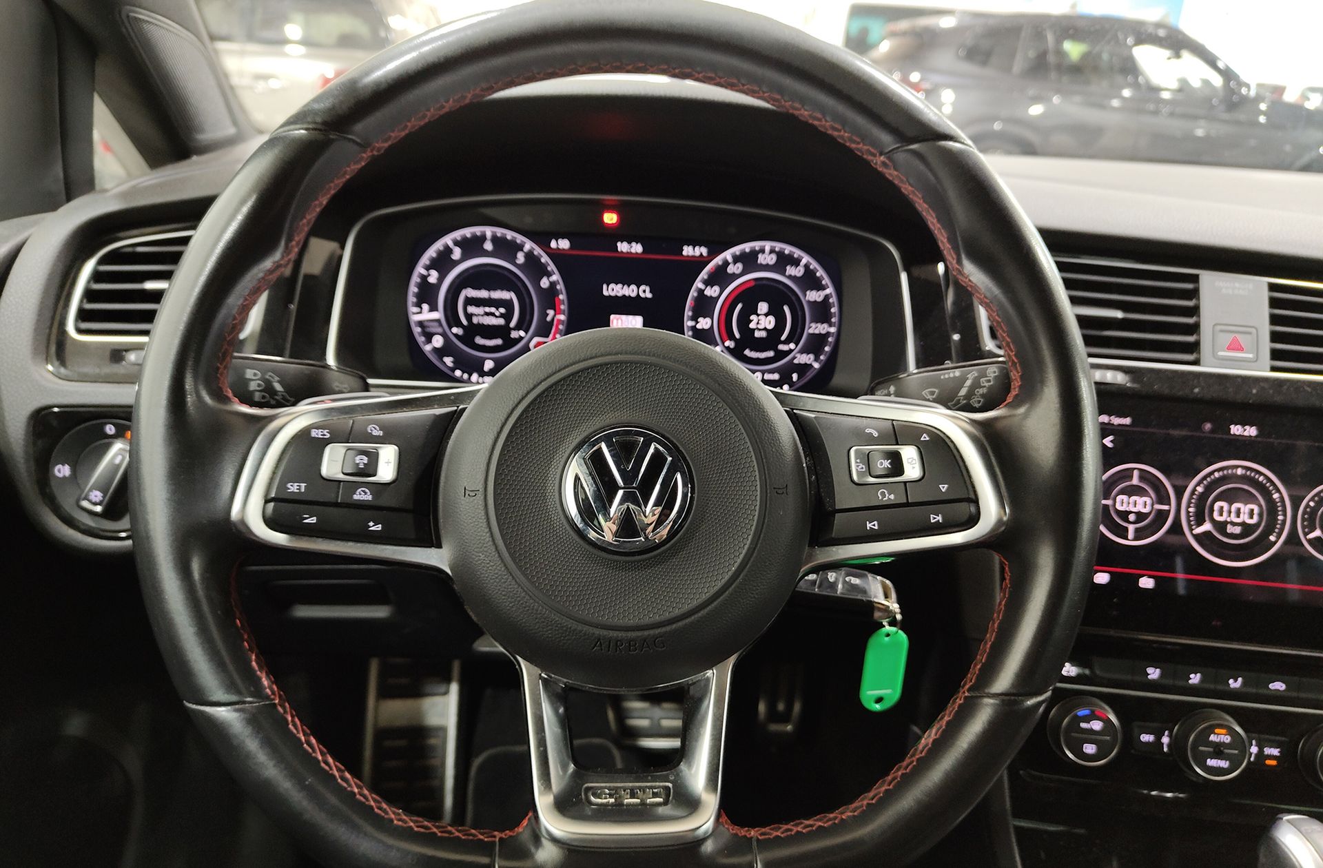 Volkswagen Golf GTI 2.0 TSI DSG - foto 25