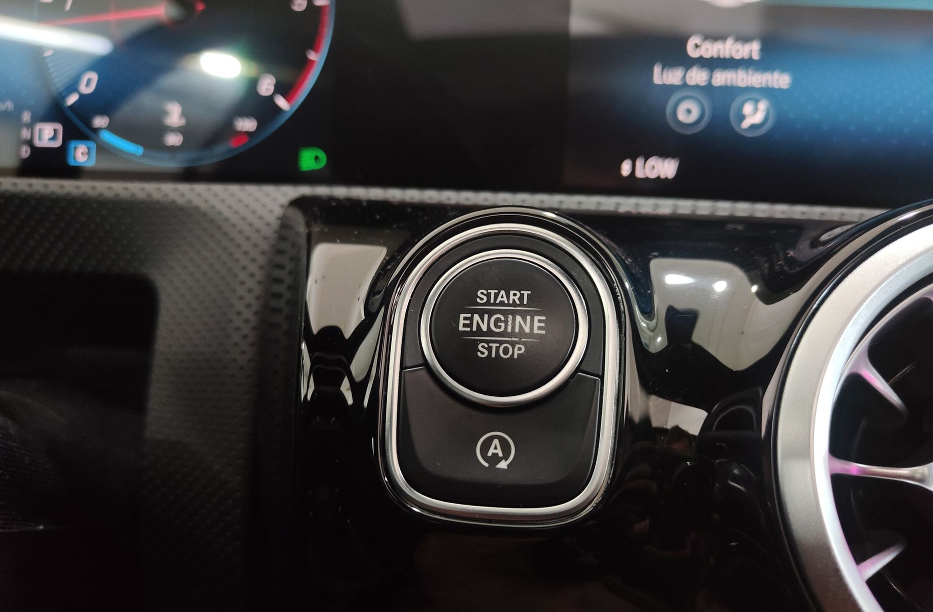 Mercedes-Benz Clase A 200 d Sedán Pack AMG - foto 30