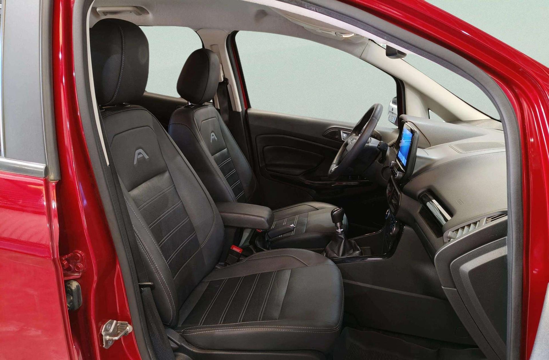 Ford EcoSport 1.0T EcoBoost Active - foto 21