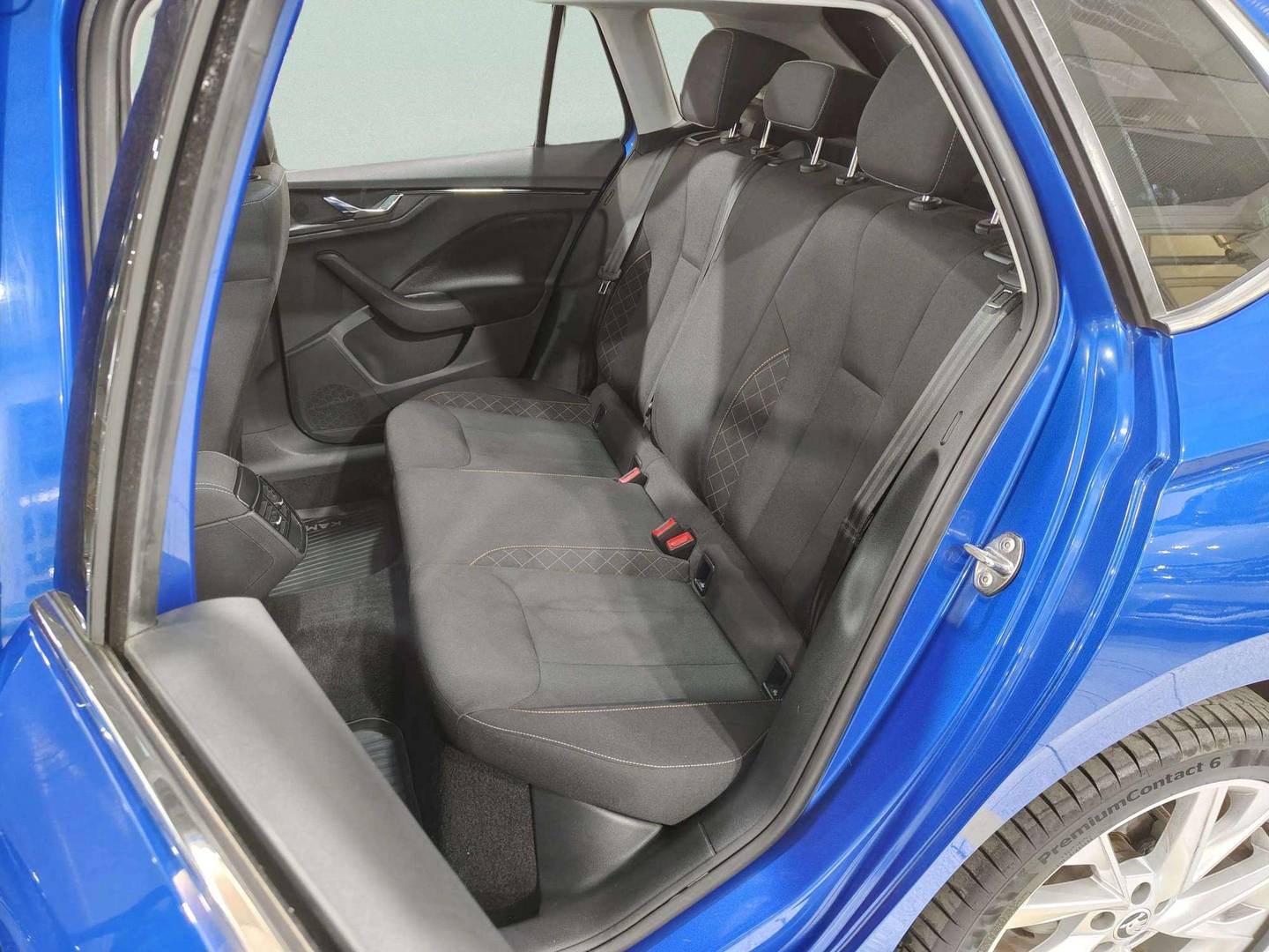 Foto Skoda Kamiq Skoda Kamiq 1.5 TSI 125 Aniversario (150 CV)