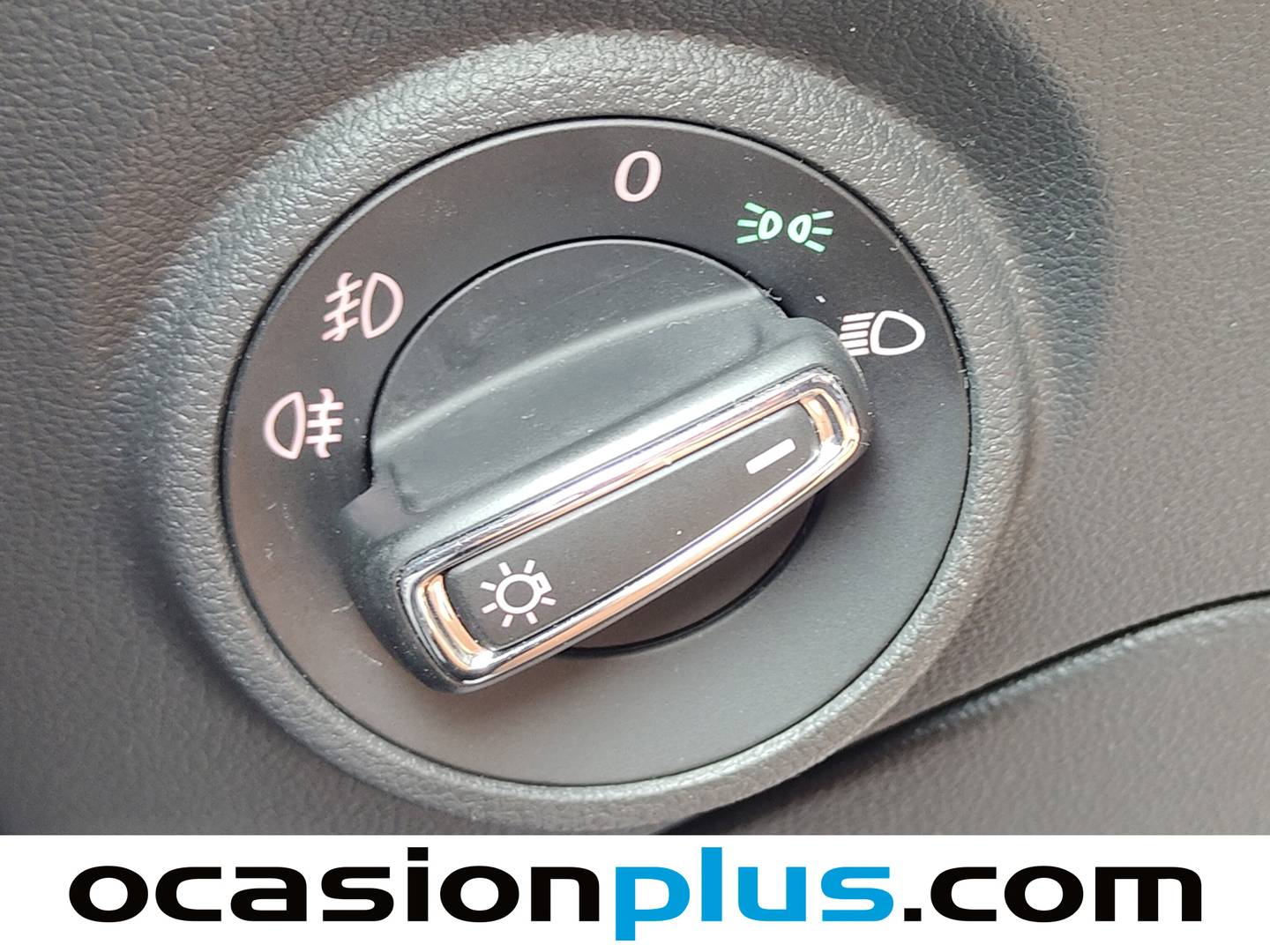 Equipamiento del Seat León Seat León 1.6 TDI S&S Style (105 CV)
