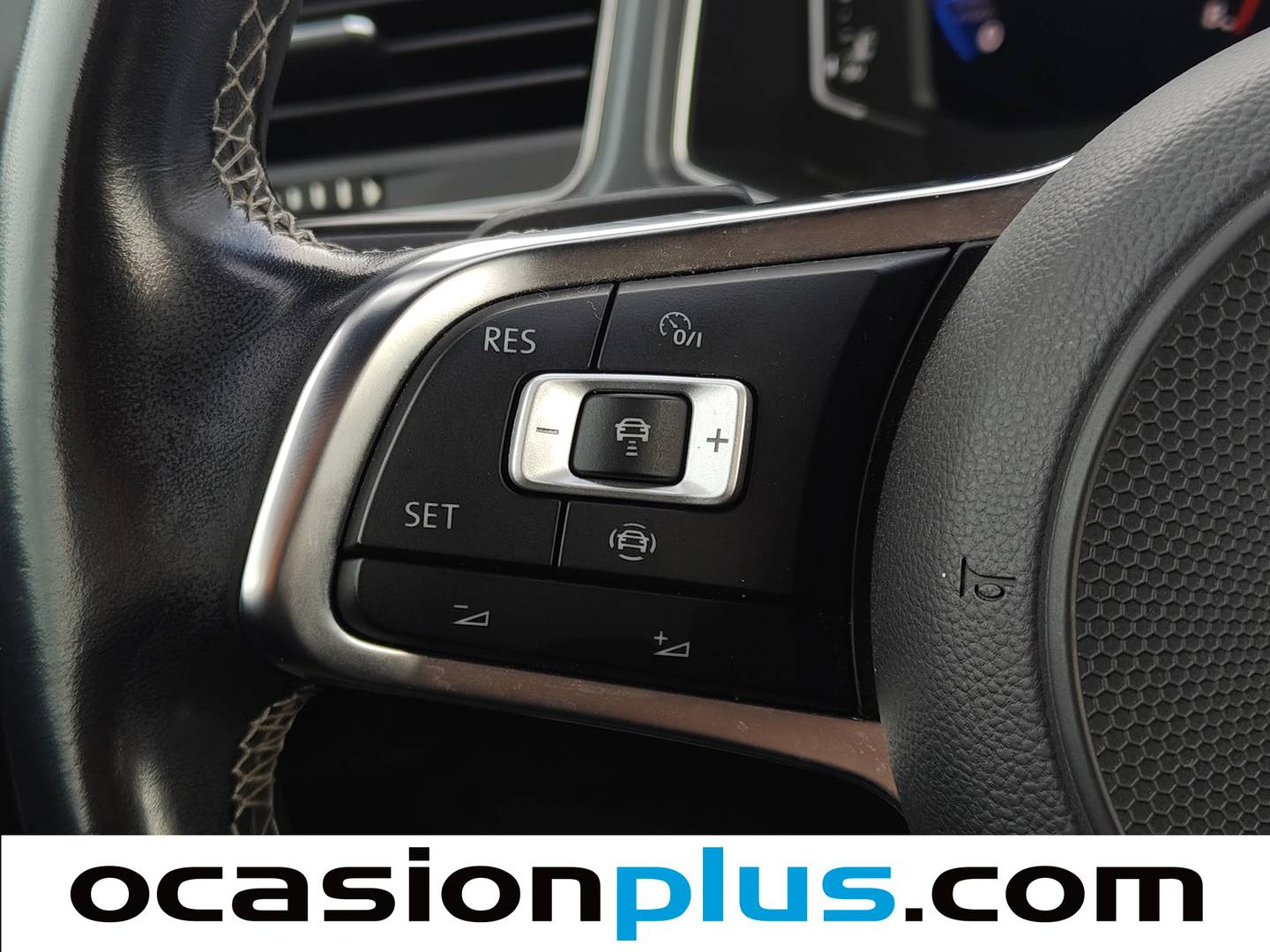 Foto Volkswagen T-Roc Volkswagen T-Roc Cabrio 1.5 TSI (150 CV) DSG Pack R-Line