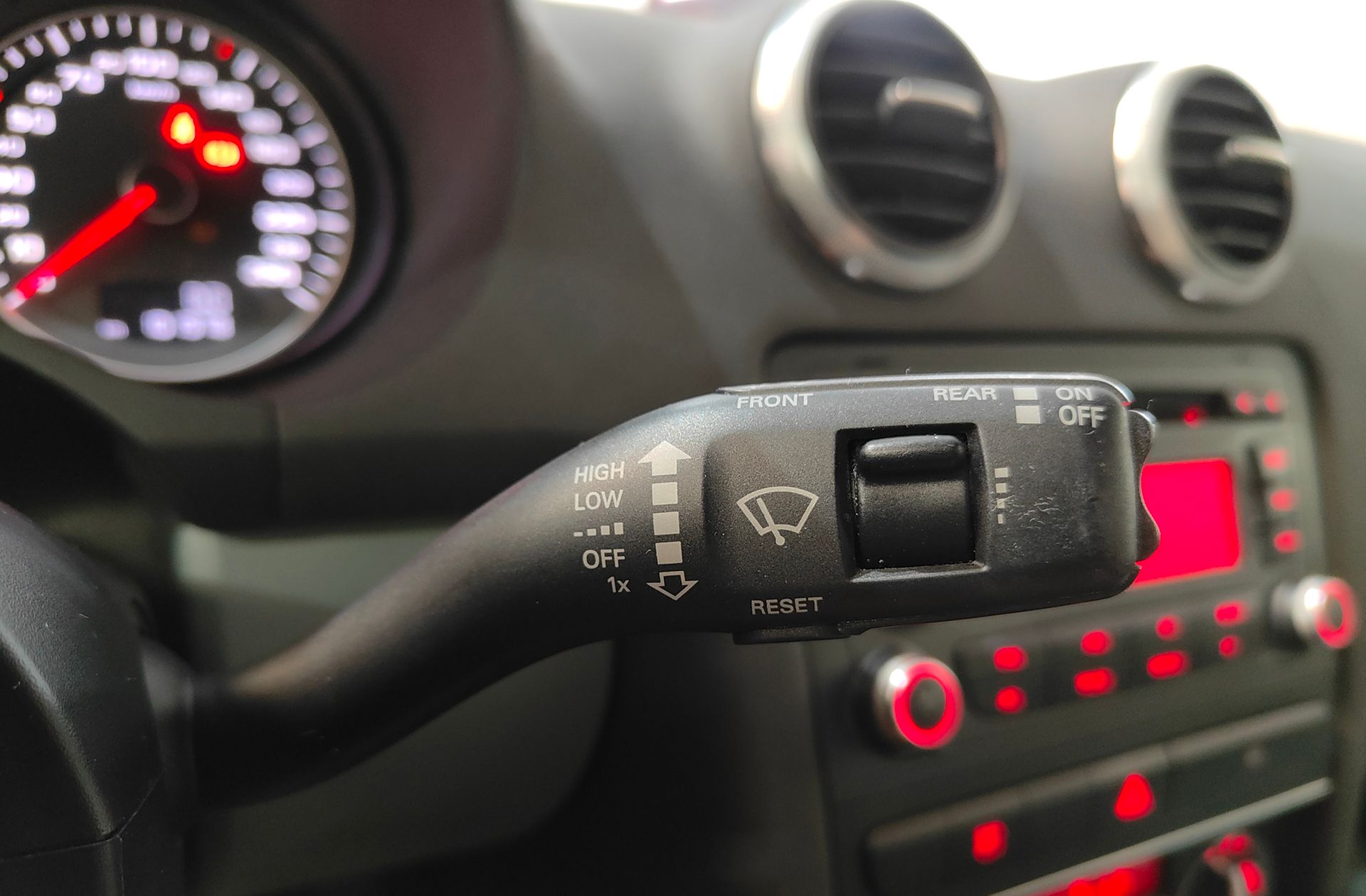 Audi A3 1.9 TDIe DPF Attraction - foto 23