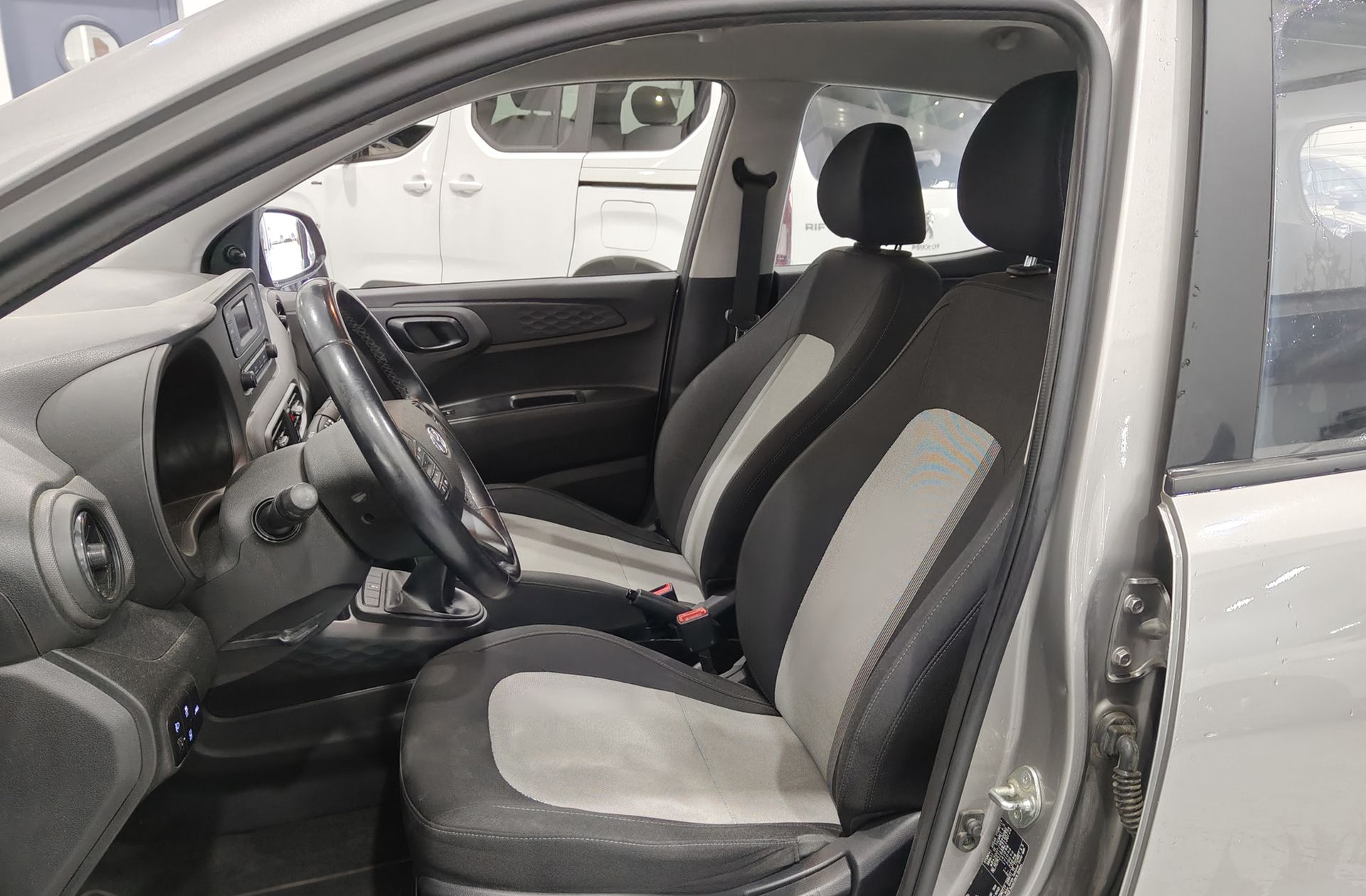 Hyundai i10 1.0 Essence - foto 8