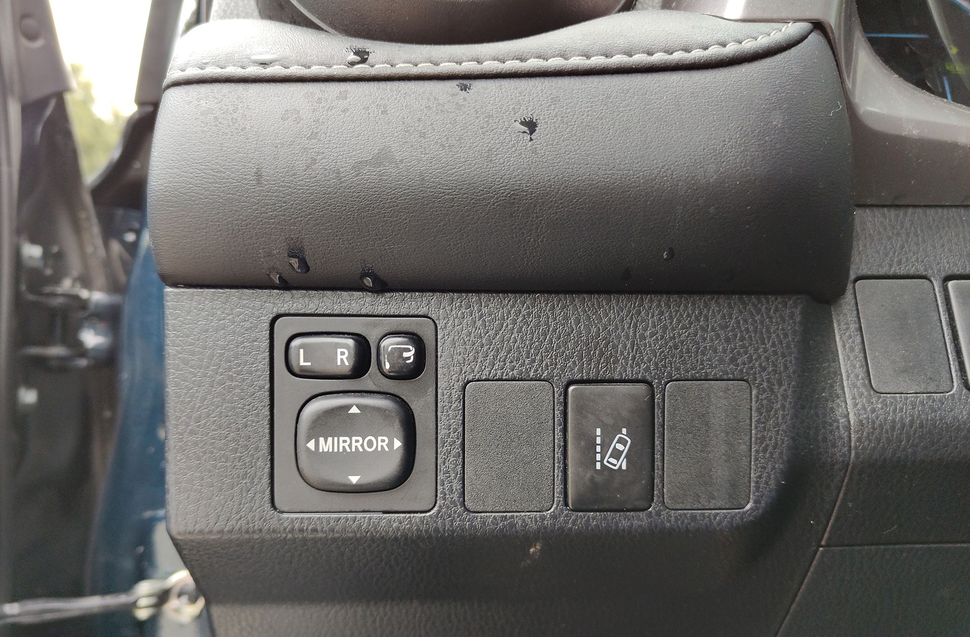 Toyota RAV4 2.5l hybrid Advance 2WD - foto 23