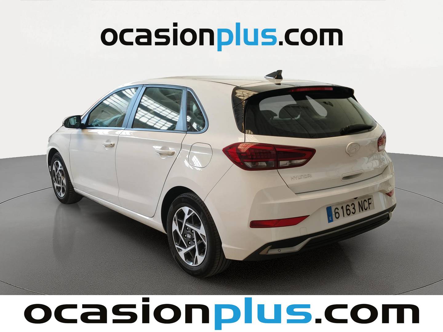 Foto trasera Hyundai i30 Hyundai i30 1.5 DPI Klass (96 CV) derecha