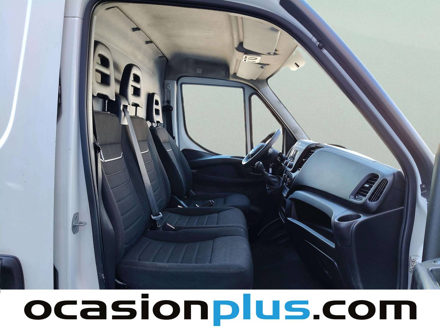 Fotos maletero Iveco Daily Iveco Daily Furgon 2.3 TD 35S 16 V 3520L/H2 (156 CV)