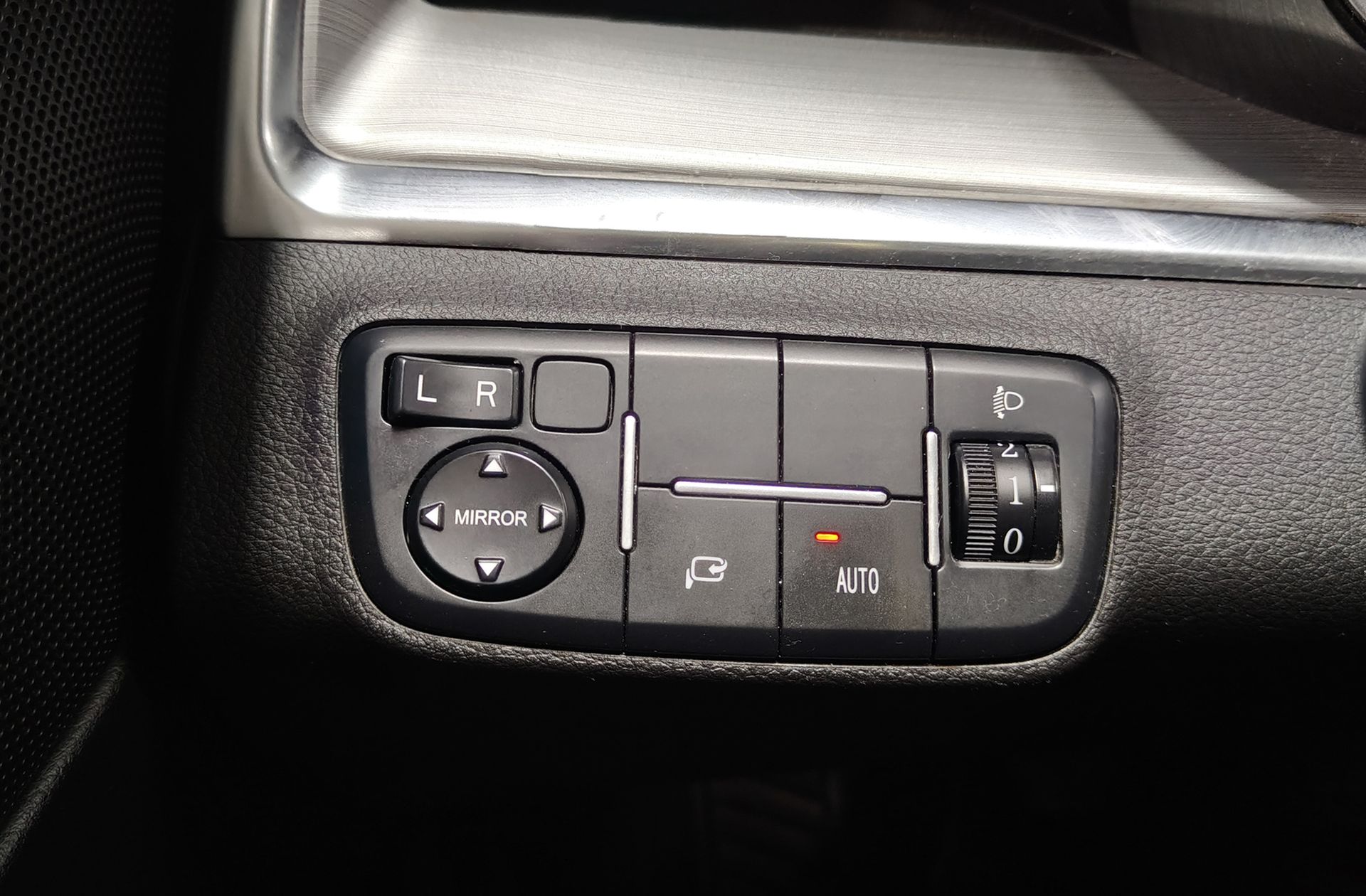 SWM G01 1.5T Luxury - foto 21