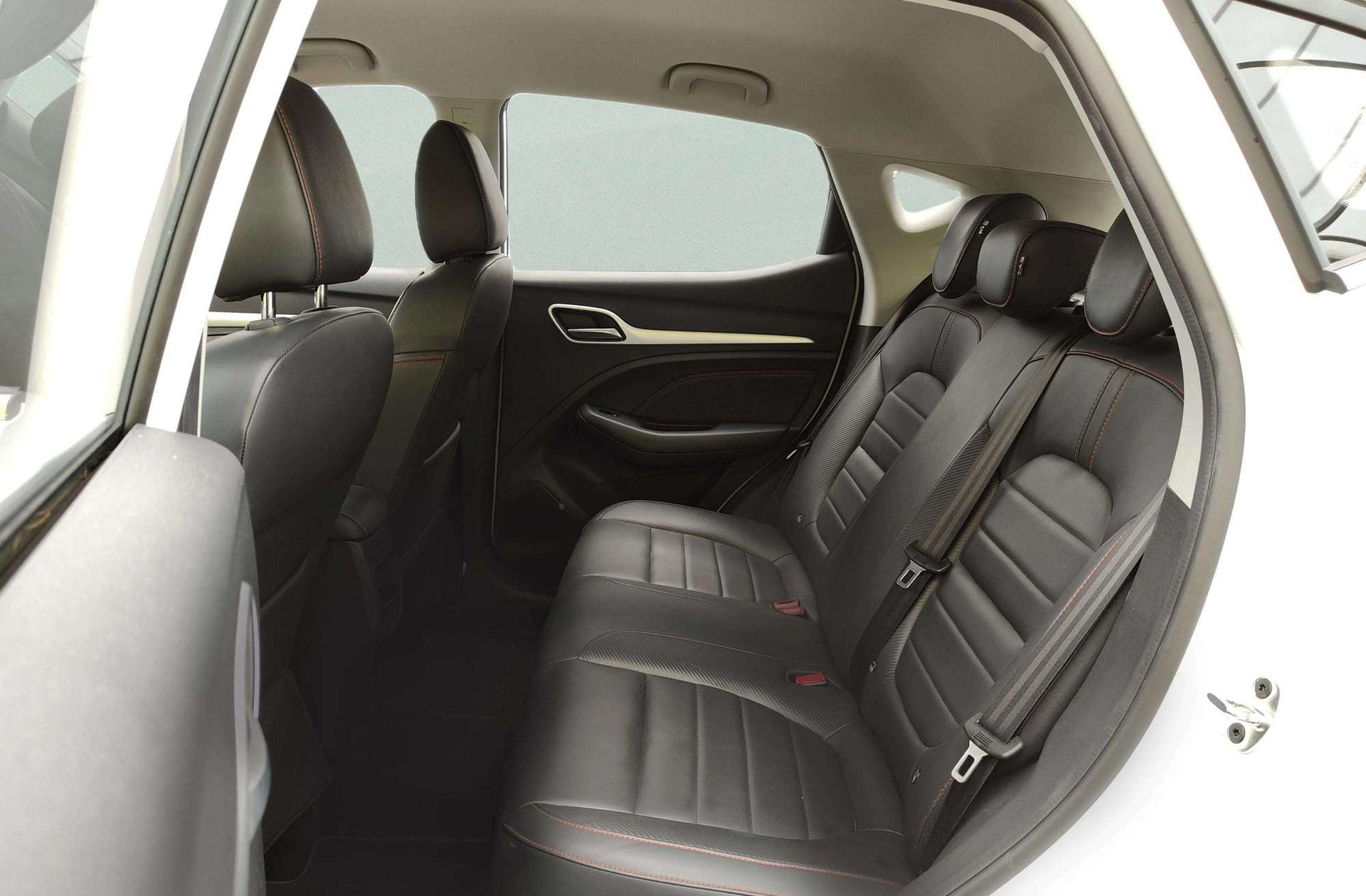 MG ZS 1.0T Luxury - foto 13