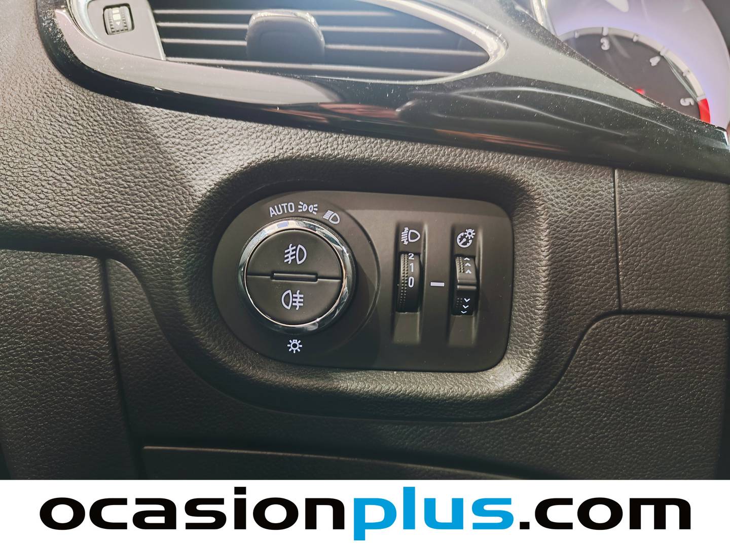 Equipamiento del Opel Astra Opel Astra 1.6 CDTi Dynamic (110 CV)