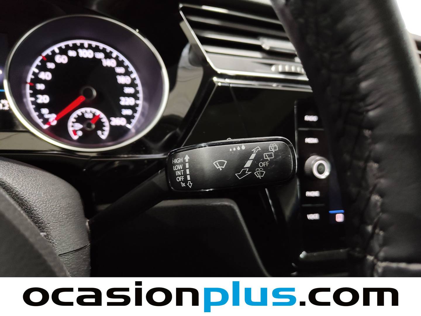 Foto Volkswagen Touran Volkswagen Touran Sport 2.0 TDI BMT (150 CV)