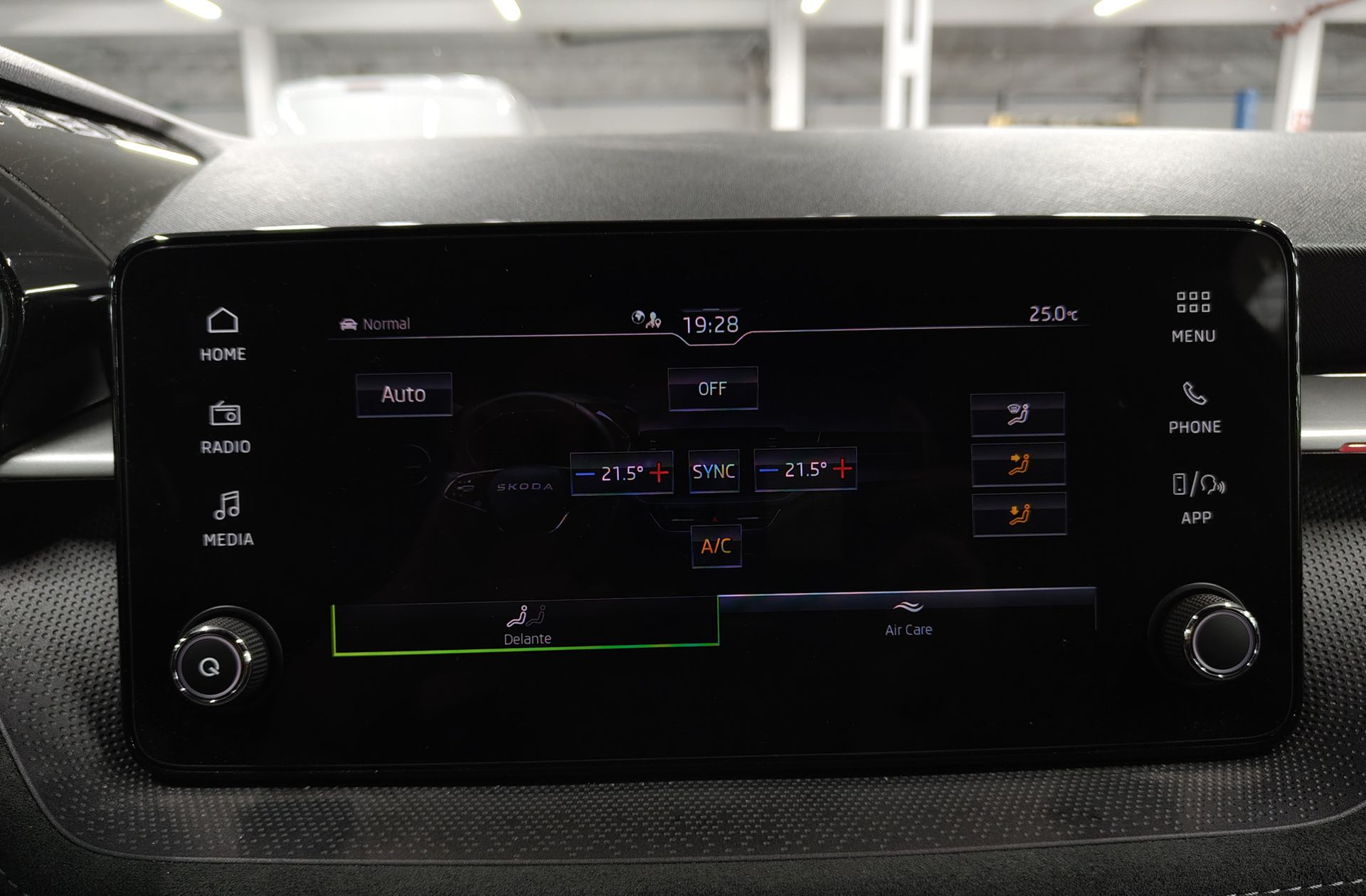 Škoda Fabia 1.5 TSI Design DSG - foto 29