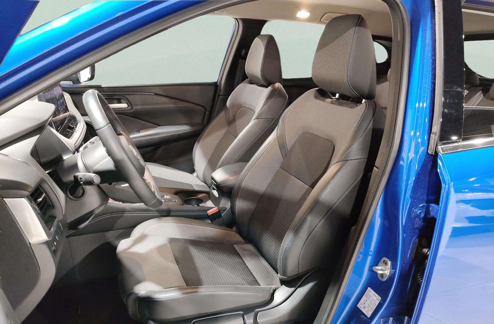 Nissan Qashqai DIG-T 140 N-Connecta - foto 11