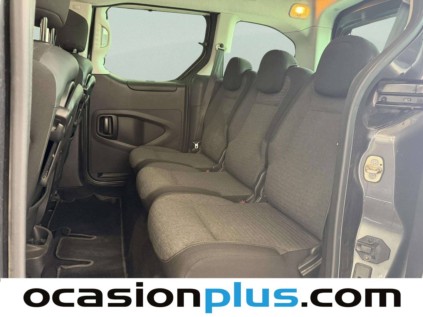 Foto asientos traseros Citroën Berlingo Citroën Berlingo Combi BlueHDi 100 Multispace 20 Aniversario (100 CV)