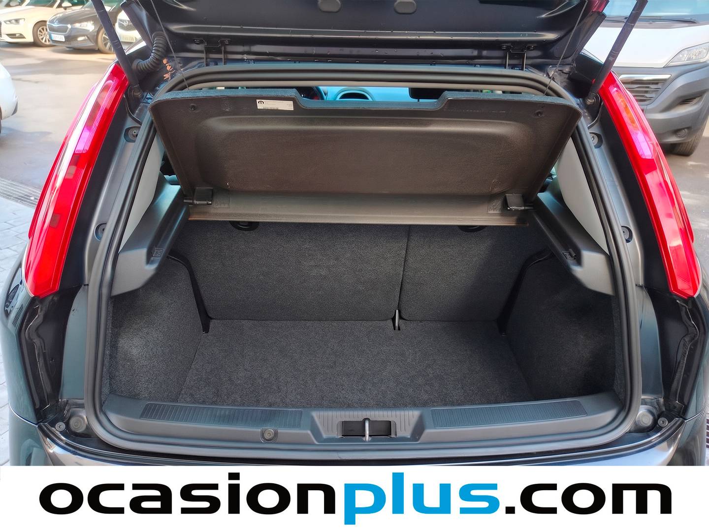 Fotos maletero Fiat Punto Fiat Punto 1.2 S&S Easy (69 CV)