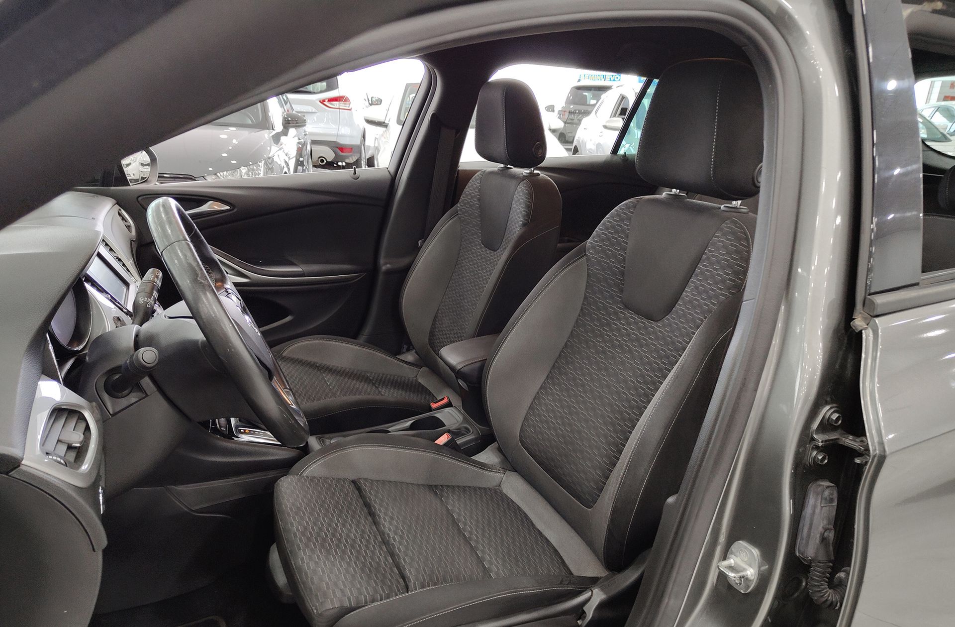 Opel Astra 1.4T SHT Business Elegance CVT - foto 11