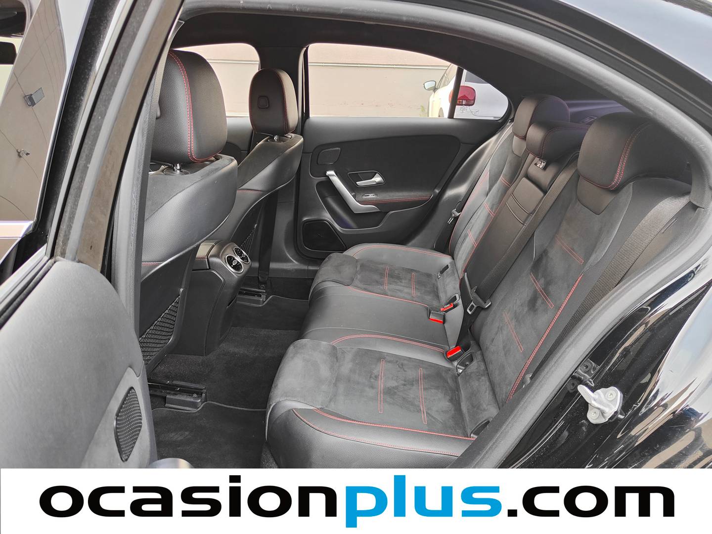 Foto asientos traseros Mercedes Clase A Mercedes-Benz Clase A 180 d (116 CV)