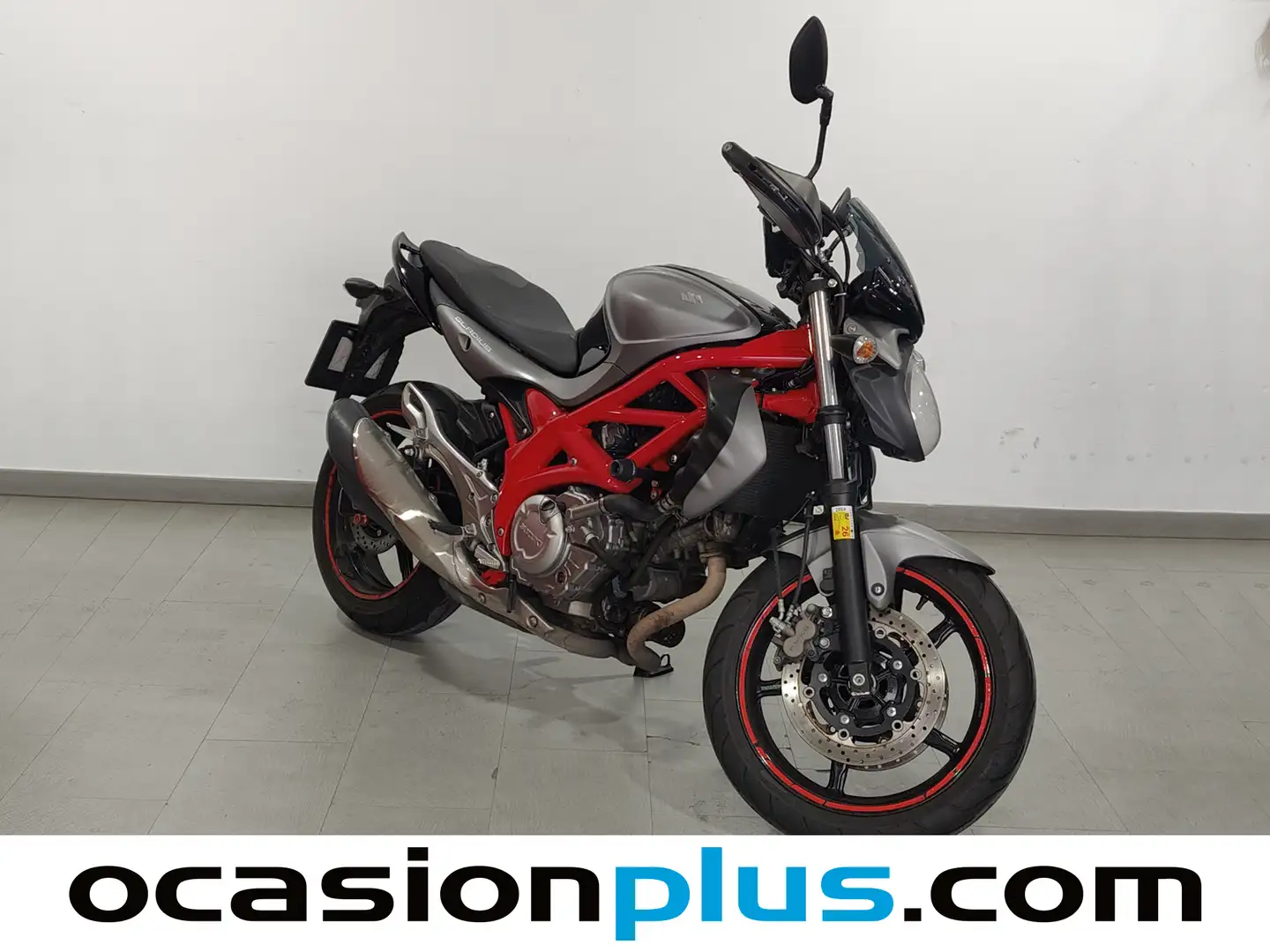 Foto Suzuki Gladius SV 650 ABS Suzuki Gladius SV 650 ABS (48 CV)