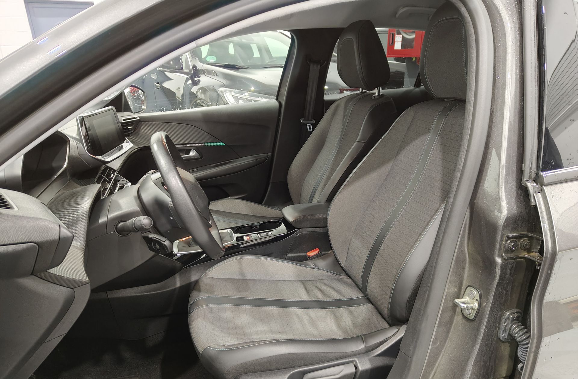 Peugeot 208 PureTech 100 Allure - foto 9