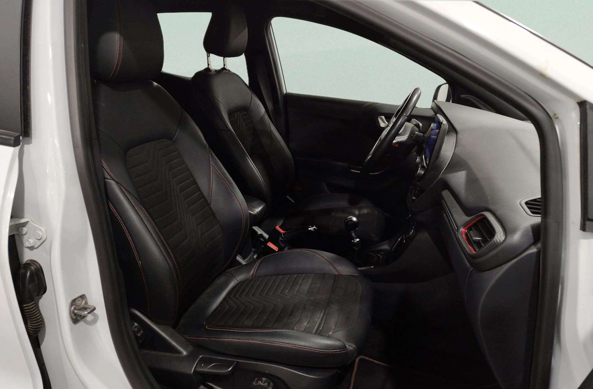 Ford Puma EcoBoost MHEV ST-Line X - foto 18