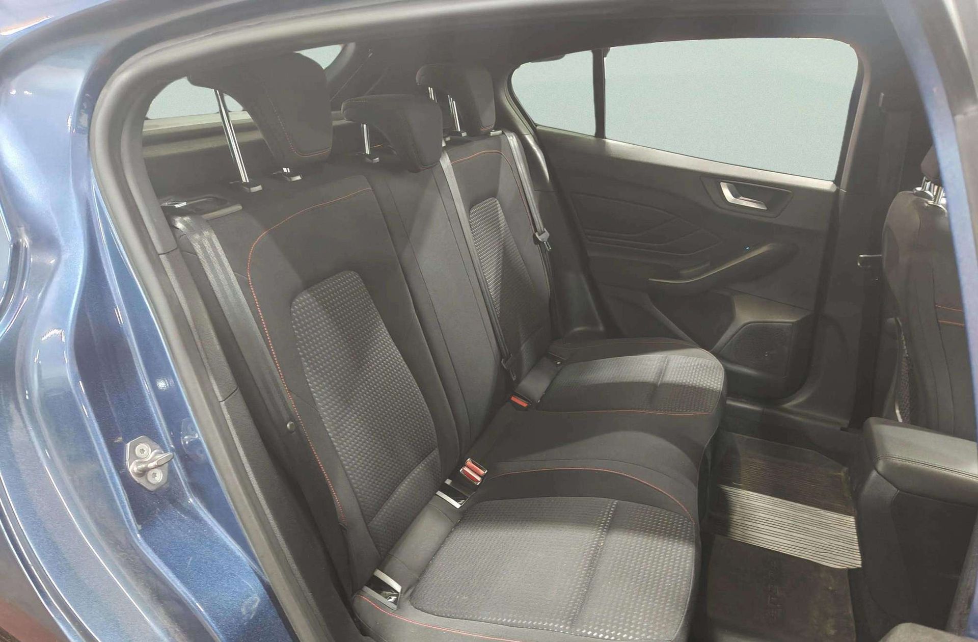 Ford Focus 1.0 EcoBoost ST-Line - foto 21