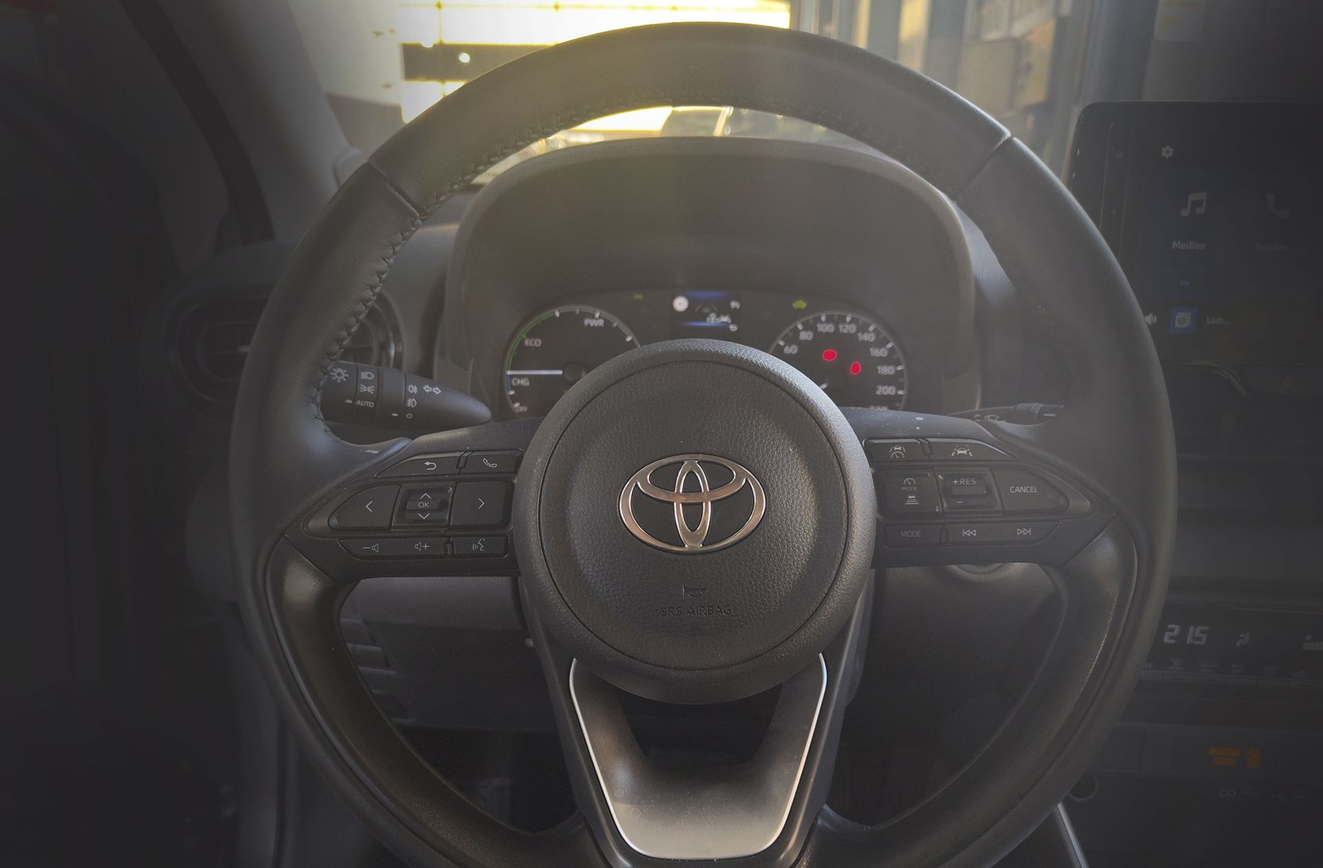 Toyota Yaris 120H Active Plus - foto 17