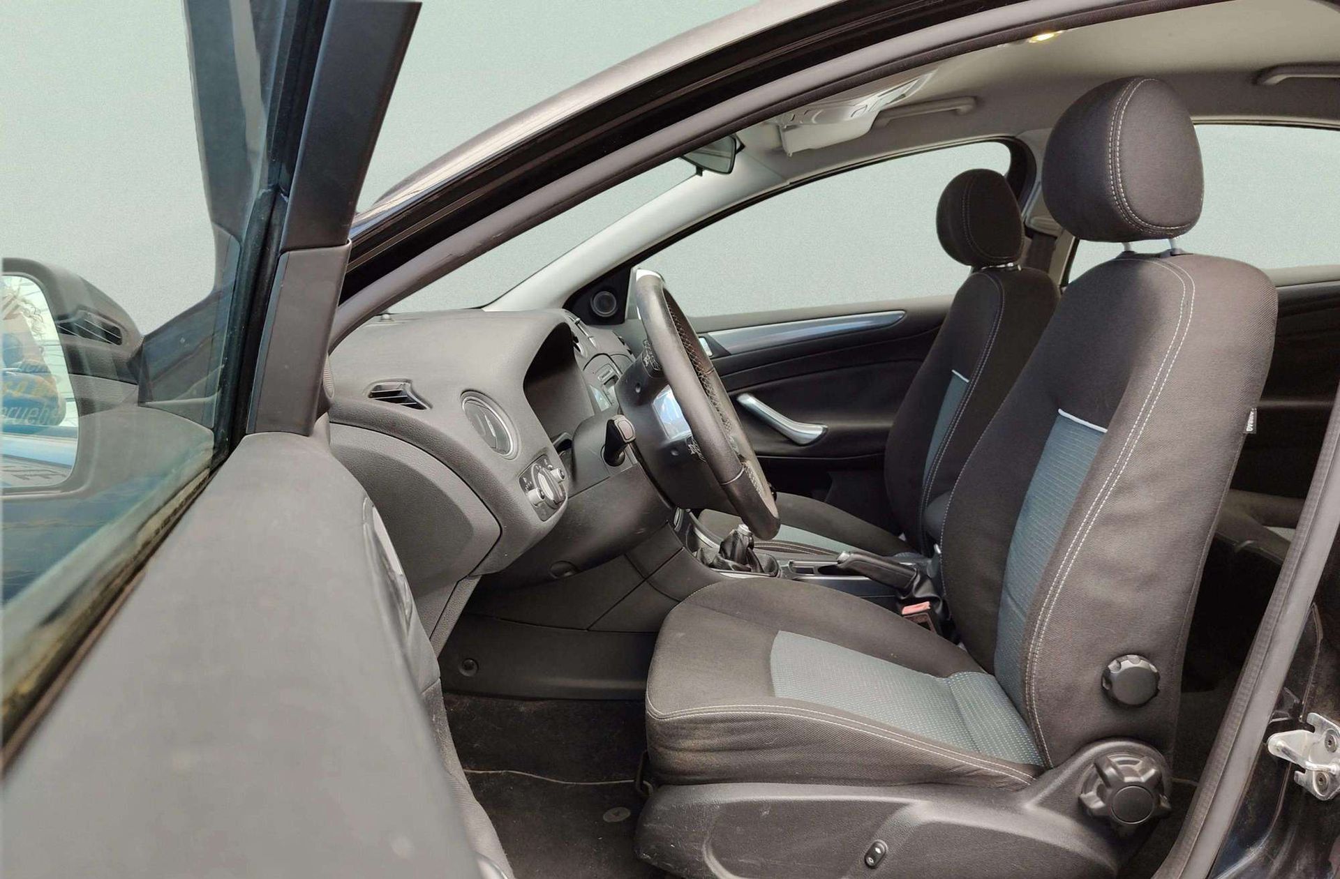 Ford Mondeo 2.0 TDCi Limited Edition - foto 10