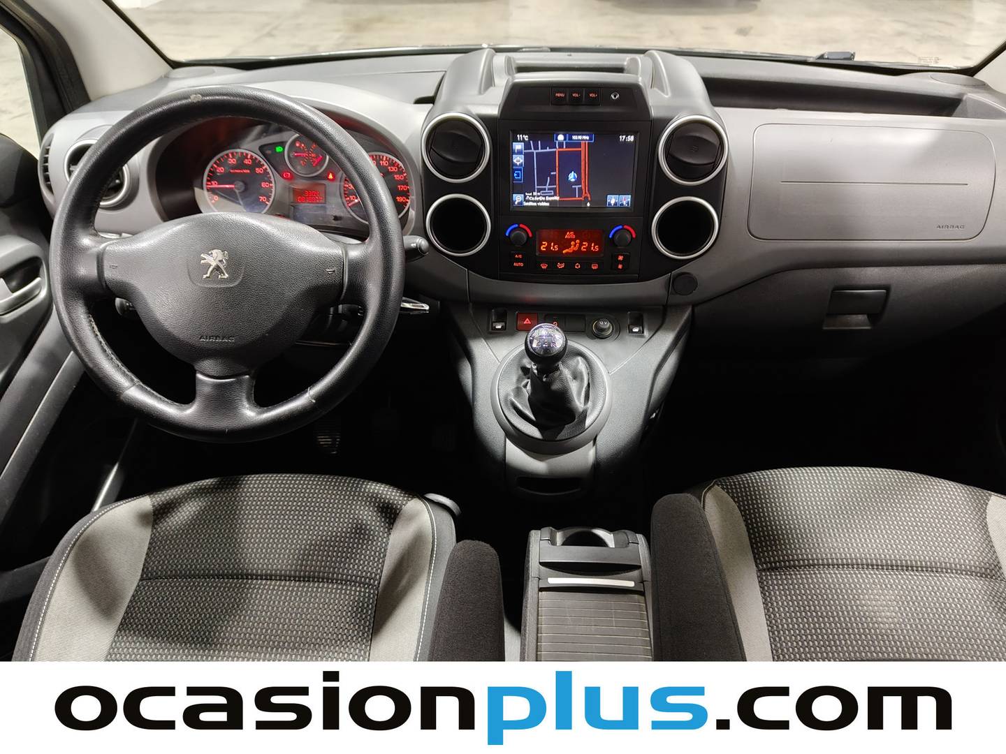 Foto Peugeot Partner Peugeot Partner Tepee BlueHDi 100 Outdoor (100 CV)