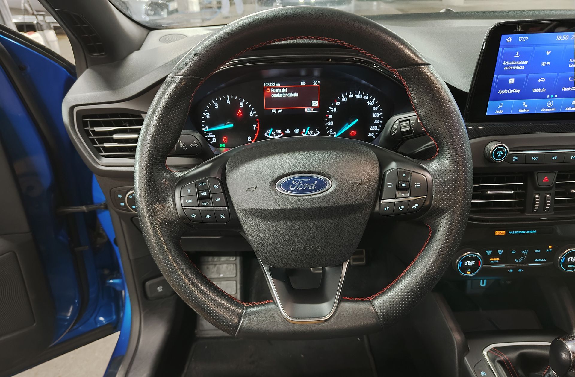 Ford Focus 1.0 EcoBoost ST-Line - foto 28