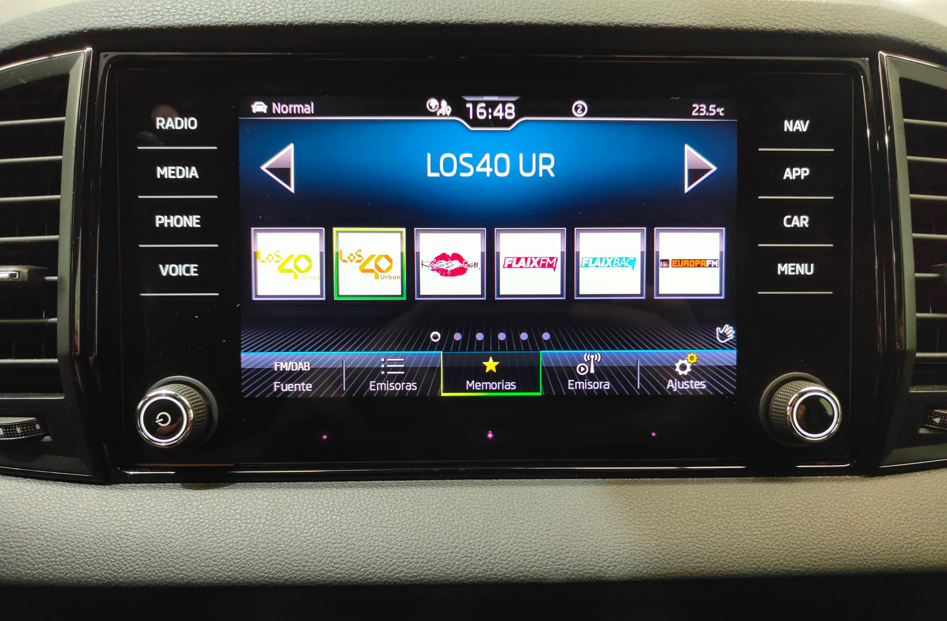 Škoda Karoq 1.5 TSI ACT Sportline DSG - foto 34