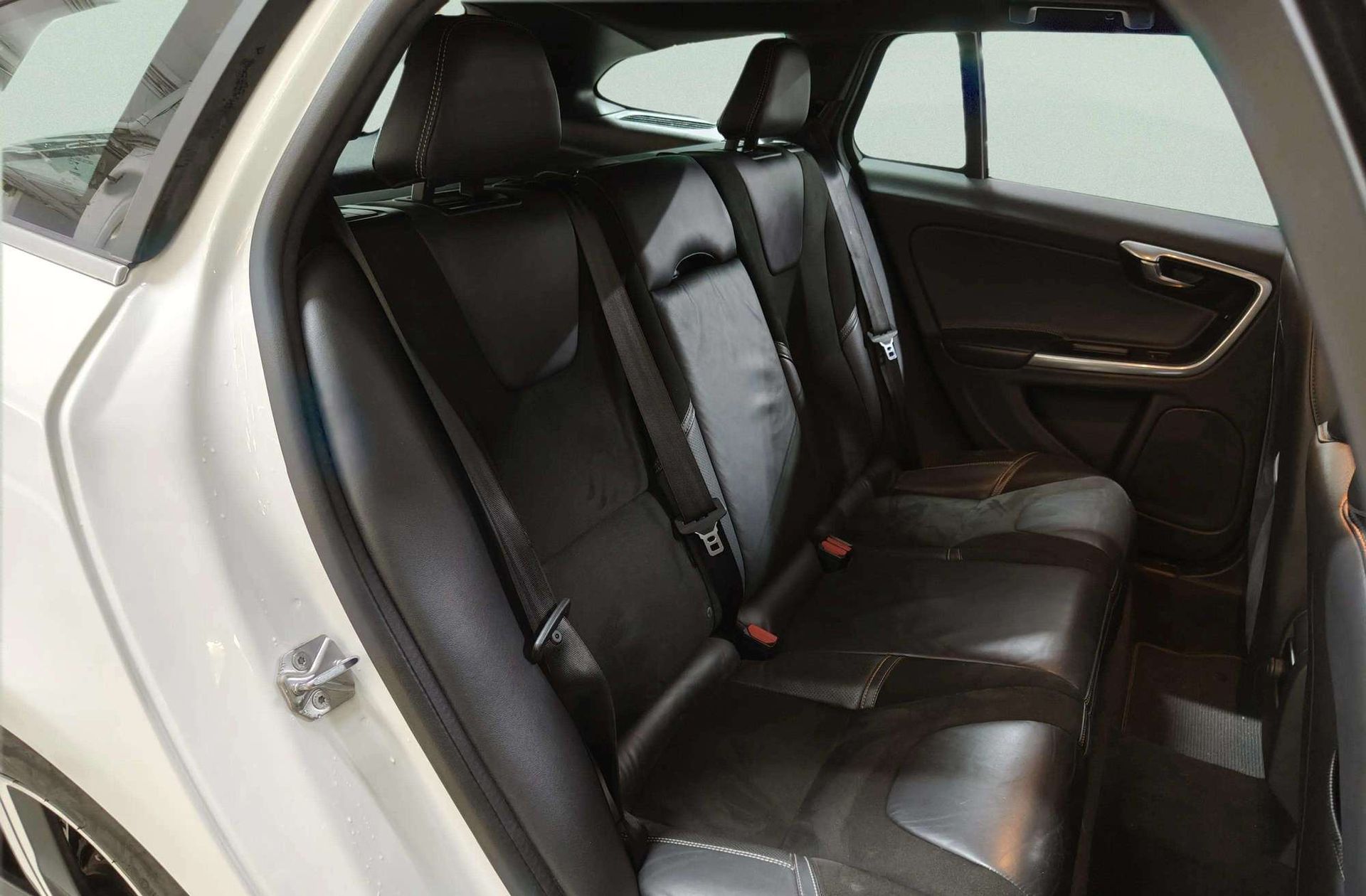 Volvo V60 D3 R-Design Momentum - foto 20