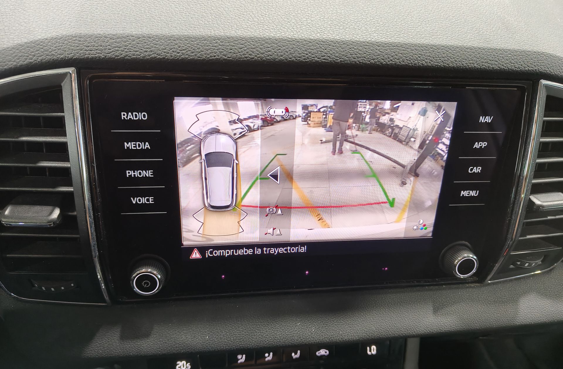 Škoda Karoq 2.0 TDI Selection - foto 7
