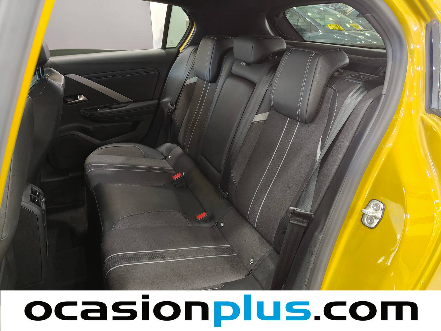 Foto asientos traseros Opel Astra Opel Astra 1.5D DTH GS Auto (130 CV)