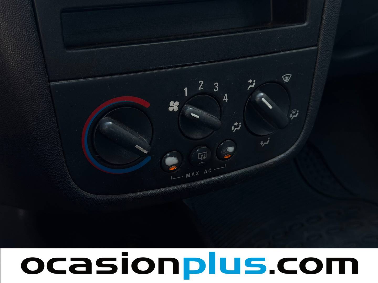 Extras y acabados del Opel Corsa Opel Corsa 1.0 12v Club (58 CV)