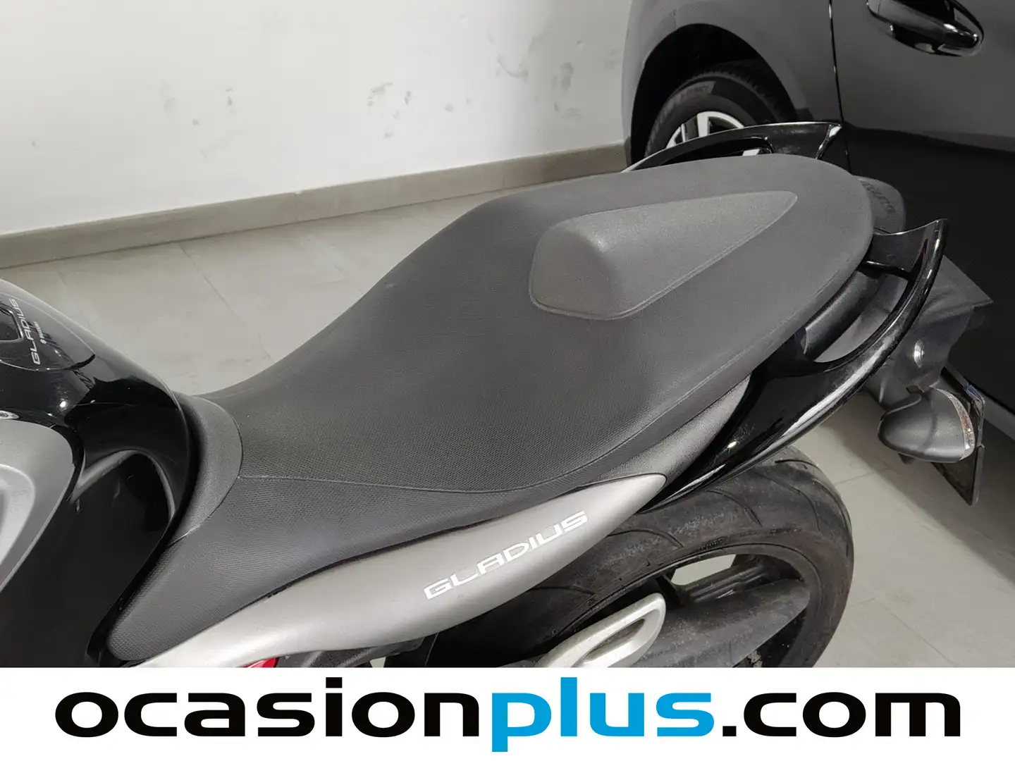 Foto Suzuki Gladius SV 650 ABS Suzuki Gladius SV 650 ABS (48 CV)