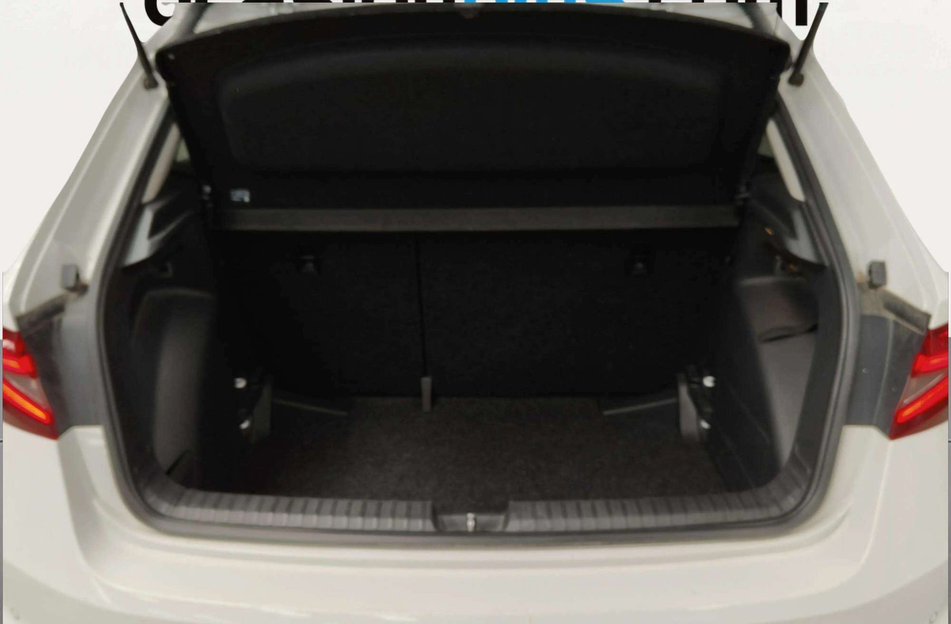Škoda Fabia 1.0 TSI Selection - foto 16