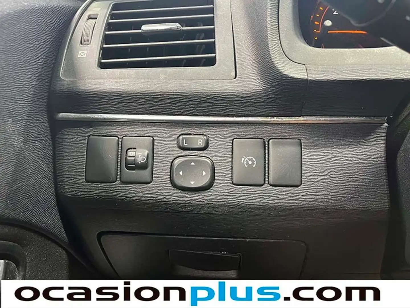 Foto Toyota Avensis Toyota Avensis 2.0 D-4D Active (126 CV)